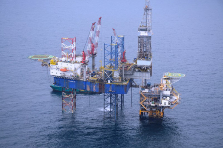 Vaalco oil platform